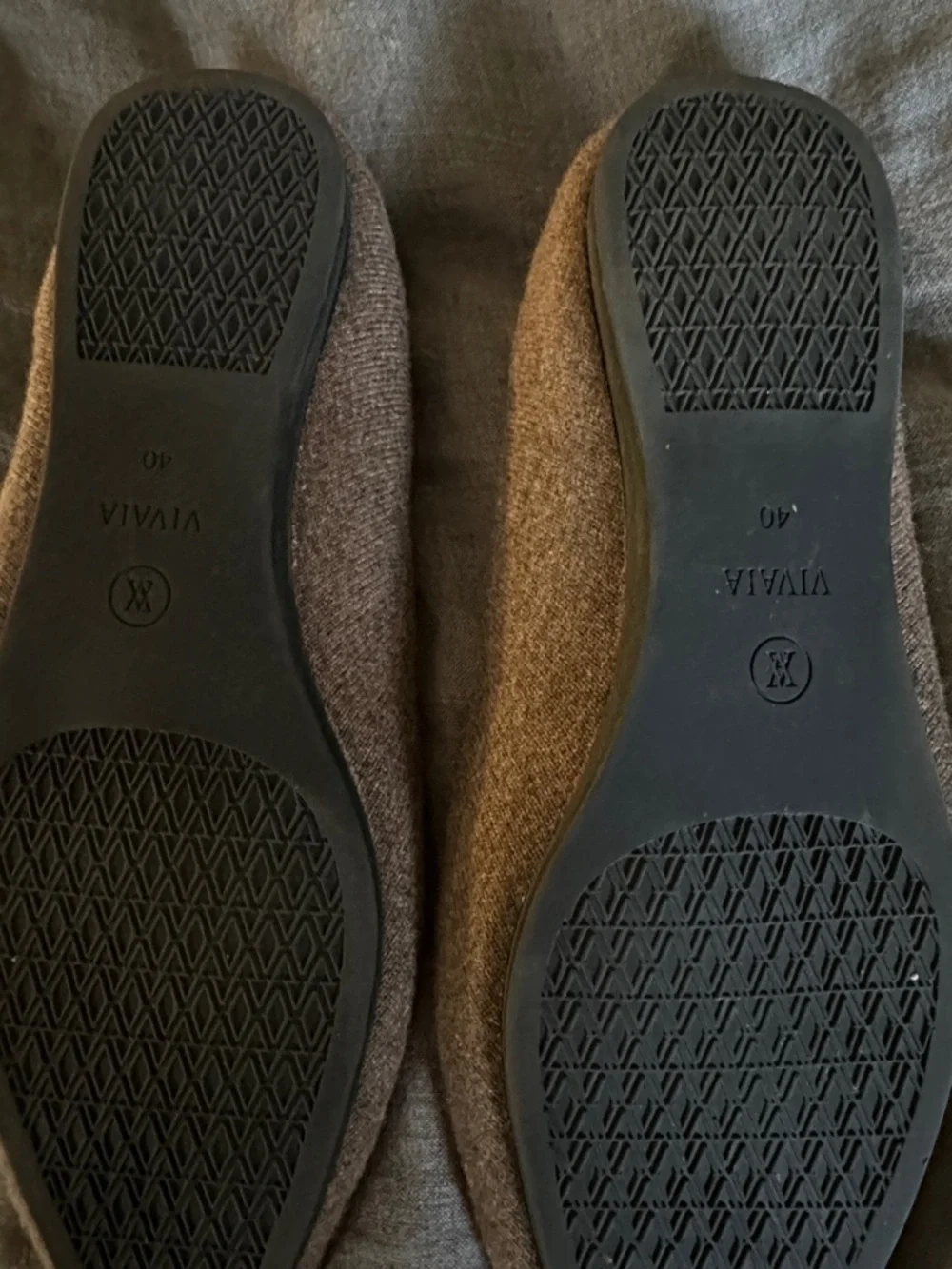 Pointed Knit Ballet Flats in Taupe - Picture 3 of 4